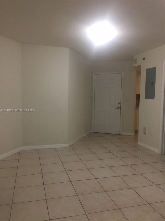 For Rent: $2,300 (2 beds, 2 baths, 842 Square Feet)