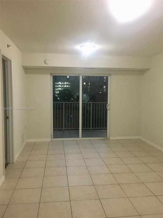 For Rent: $2,300 (2 beds, 2 baths, 842 Square Feet)