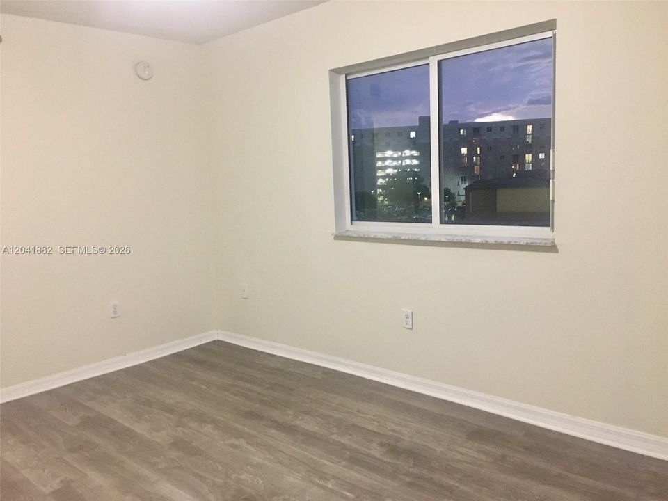 For Rent: $2,300 (2 beds, 2 baths, 842 Square Feet)