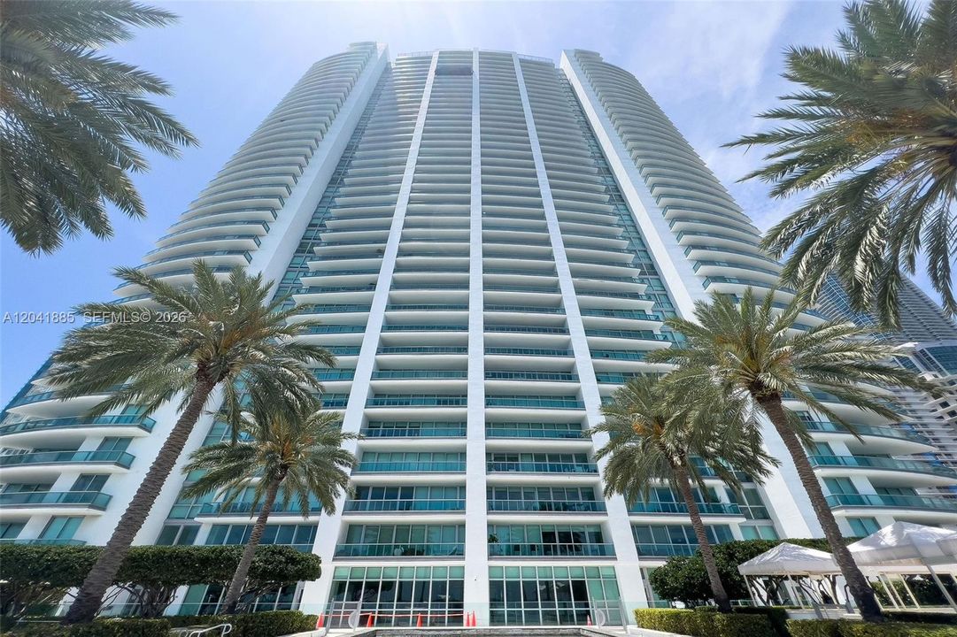 En Renta: $9,500 (2 camas, 3 baños, 1730 Pies cuadrados)