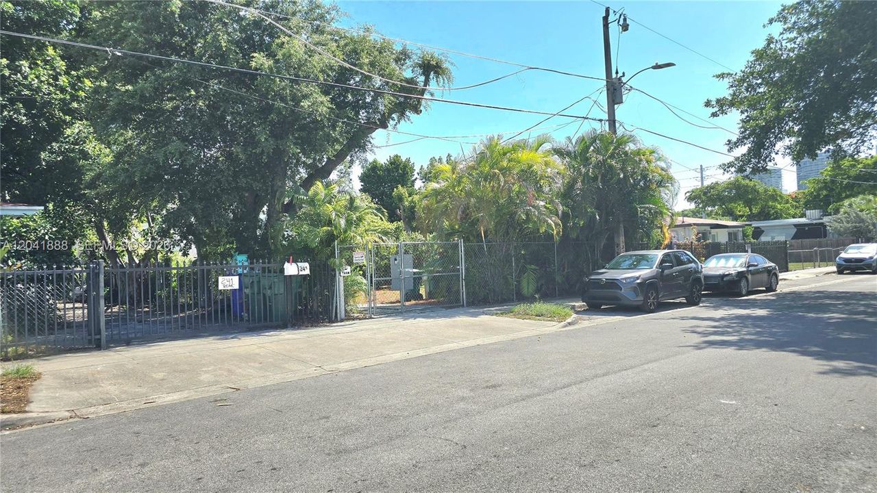 En Venta: $990,000 (0 camas, 0 baños, 1708 Pies cuadrados)