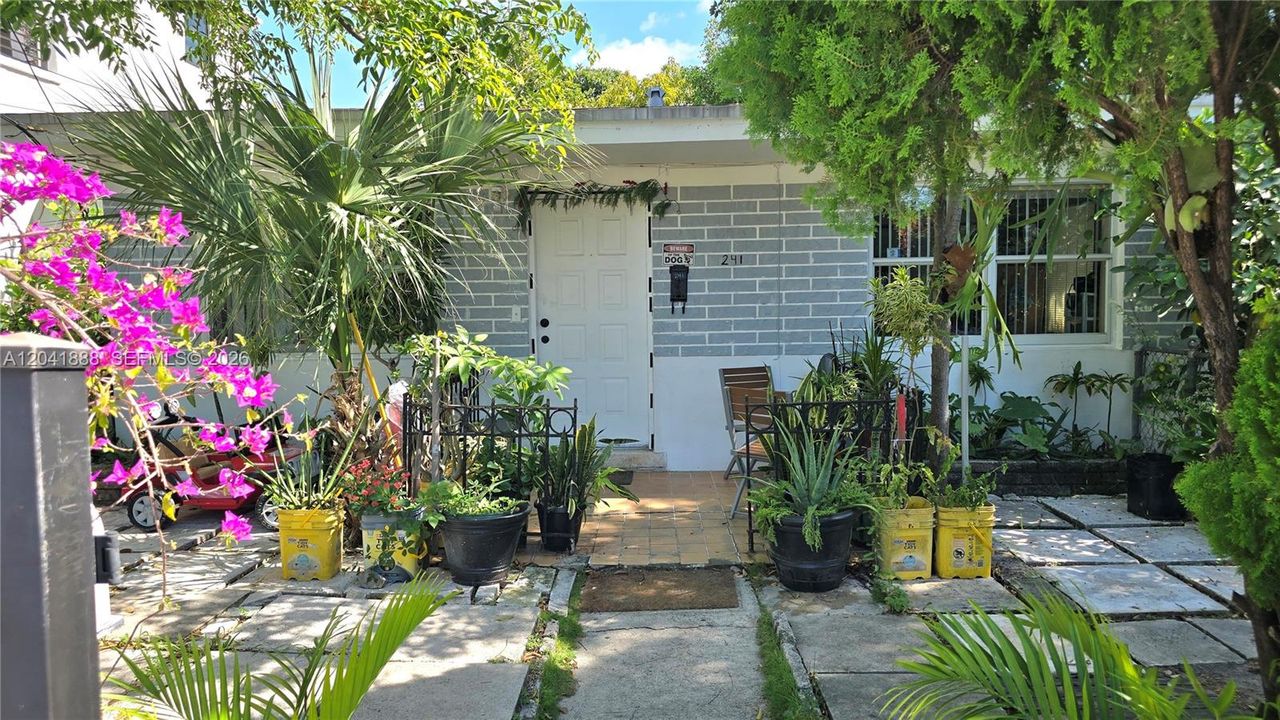 En Venta: $990,000 (0 camas, 0 baños, 1708 Pies cuadrados)