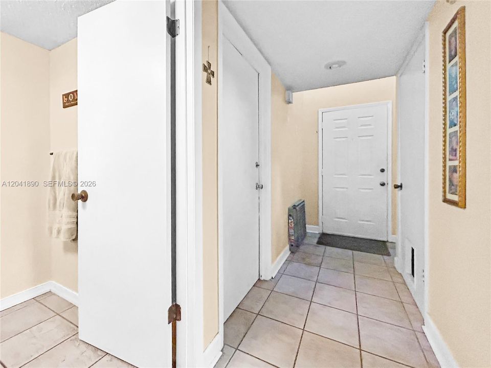 For Sale: $315,000 (3 beds, 2 baths, 1440 Square Feet)