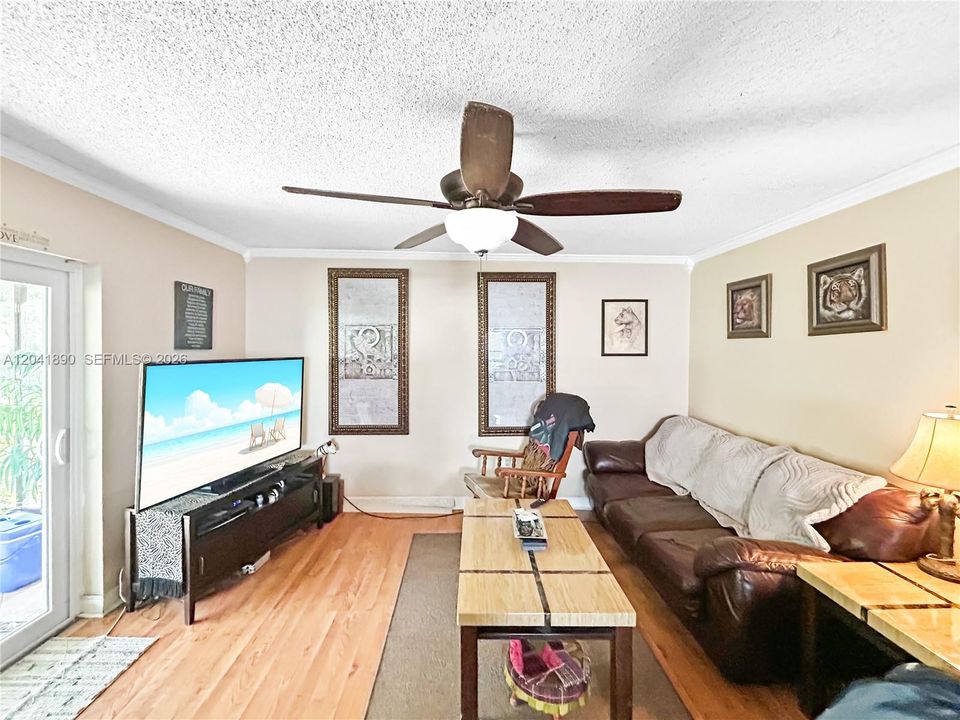 For Sale: $315,000 (3 beds, 2 baths, 1440 Square Feet)