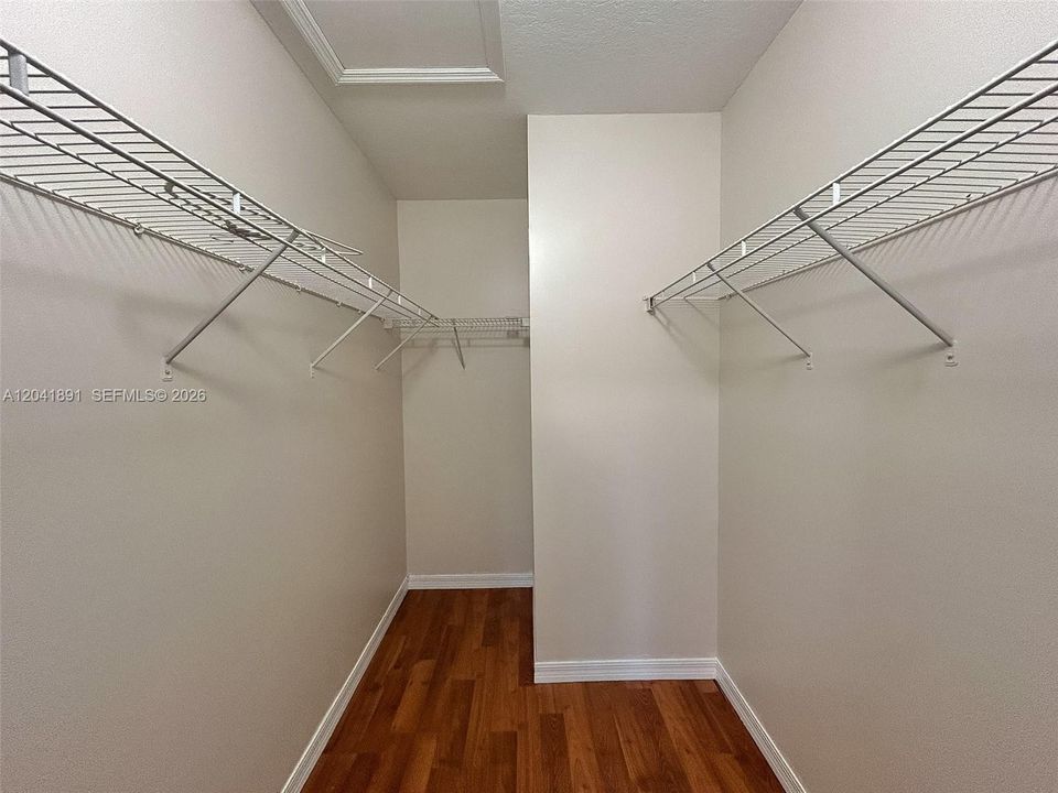 В аренду: $1,900 (2 спален, 2 ванн, 815 Квадратных фут)