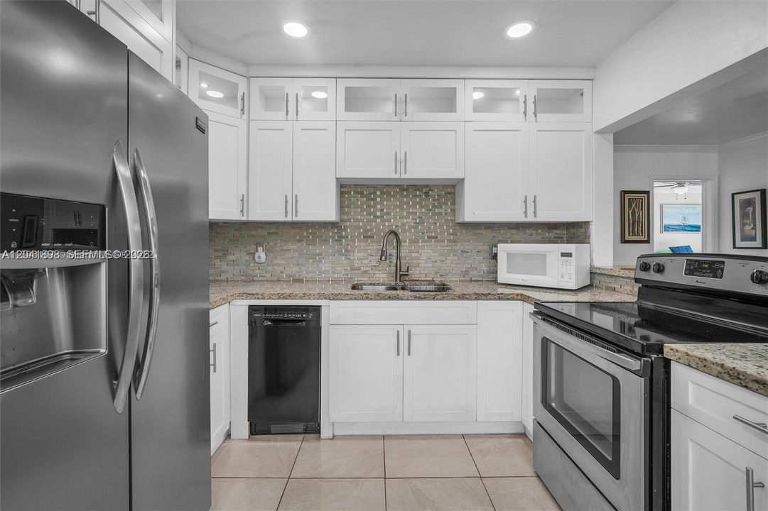 For Rent: $5,200 (4 beds, 3 baths, 1597 Square Feet)