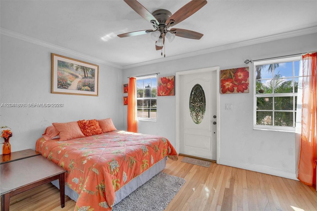 For Rent: $5,200 (4 beds, 3 baths, 1597 Square Feet)