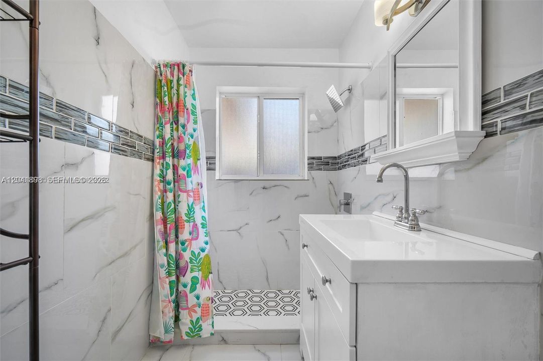 For Rent: $5,200 (4 beds, 3 baths, 1597 Square Feet)