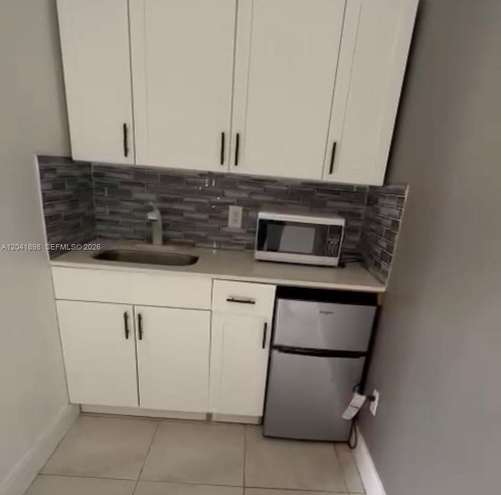 For Rent: $5,200 (4 beds, 3 baths, 1597 Square Feet)