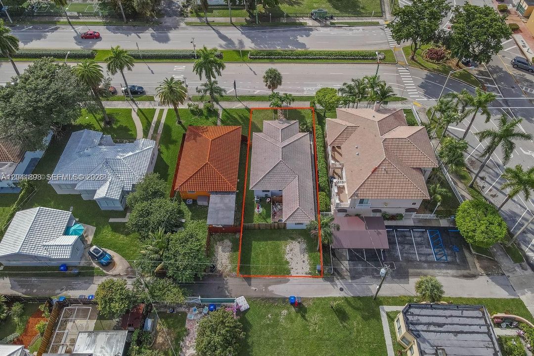 For Rent: $5,200 (4 beds, 3 baths, 1597 Square Feet)