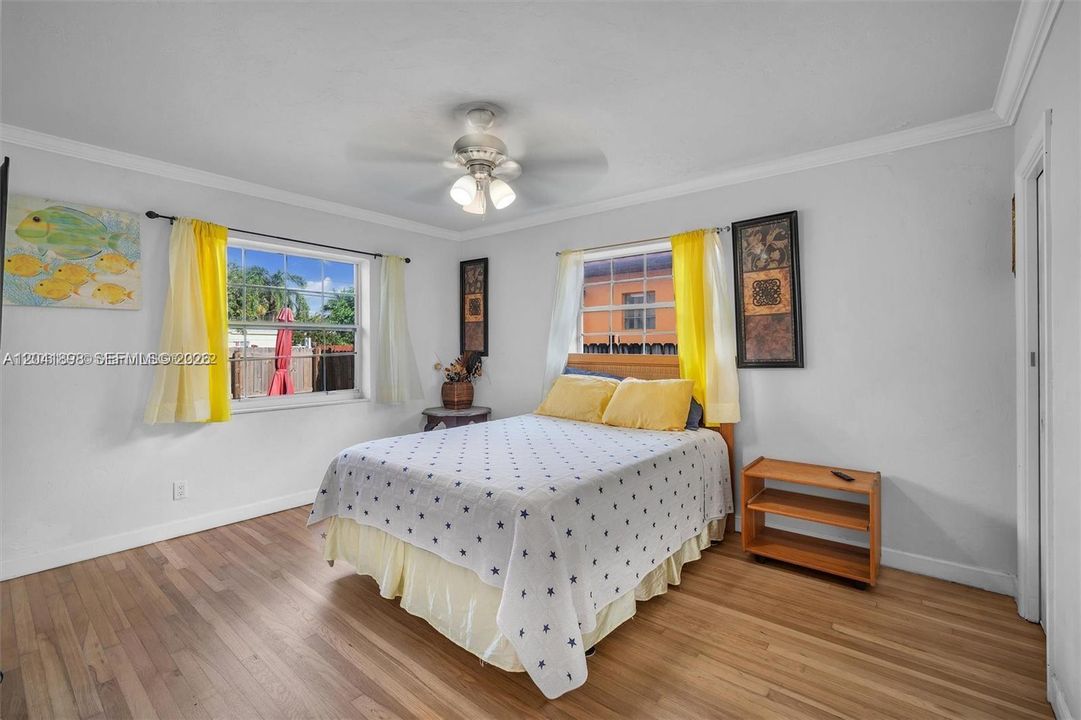 For Rent: $5,200 (4 beds, 3 baths, 1597 Square Feet)