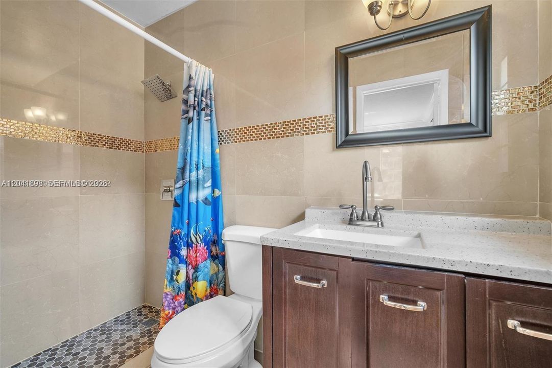 For Rent: $5,200 (4 beds, 3 baths, 1597 Square Feet)