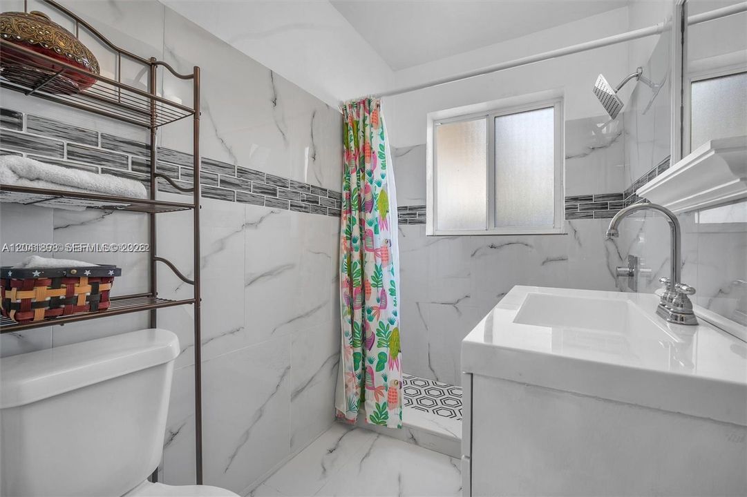For Rent: $5,200 (4 beds, 3 baths, 1597 Square Feet)