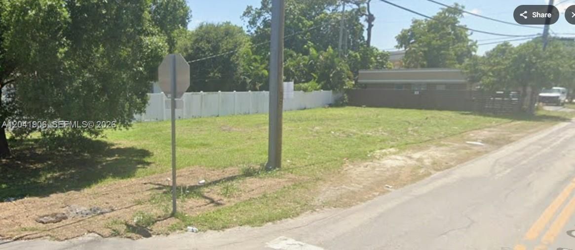 待售: $599,900 (0.15 acres)
