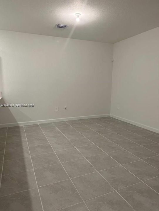 For Rent: $2,450 (3 beds, 2 baths, 1460 Square Feet)