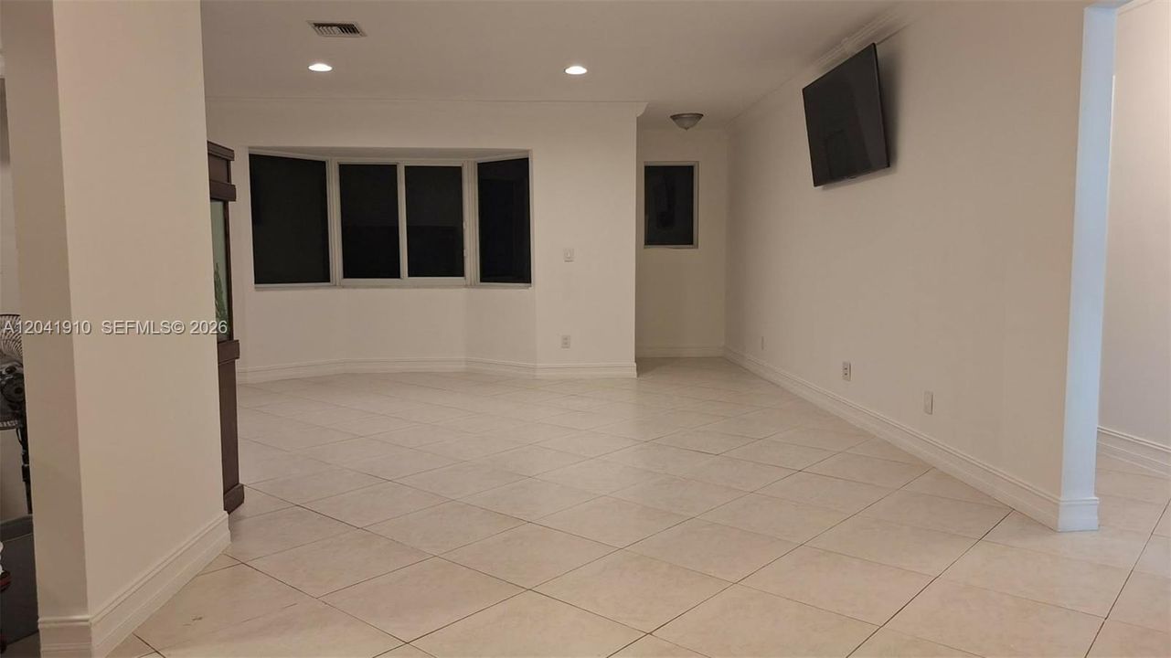 En Venta: $799,000 (3 camas, 2 baños, 1479 Pies cuadrados)