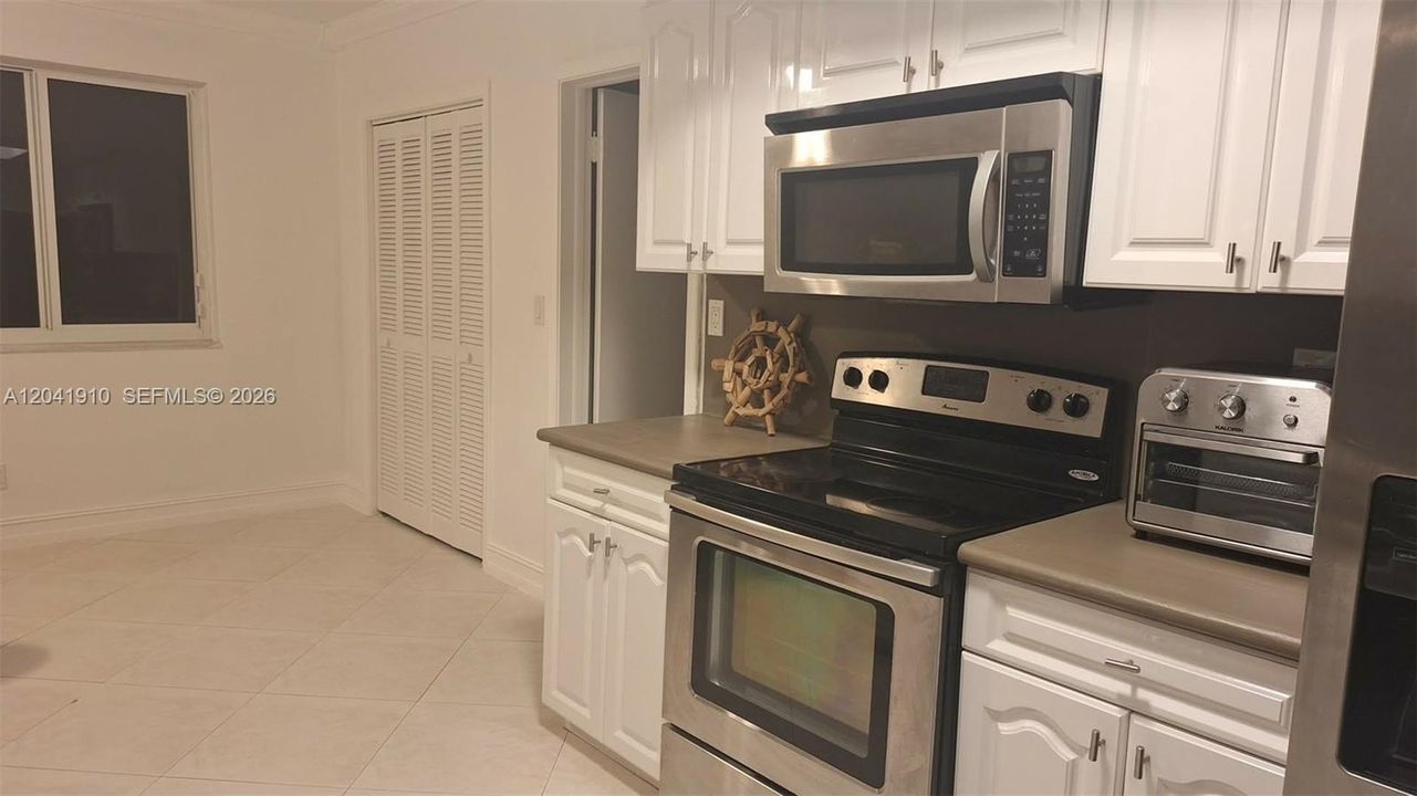 En Venta: $799,000 (3 camas, 2 baños, 1479 Pies cuadrados)