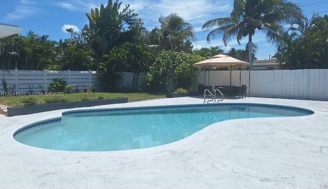 En Venta: $799,000 (3 camas, 2 baños, 1479 Pies cuadrados)