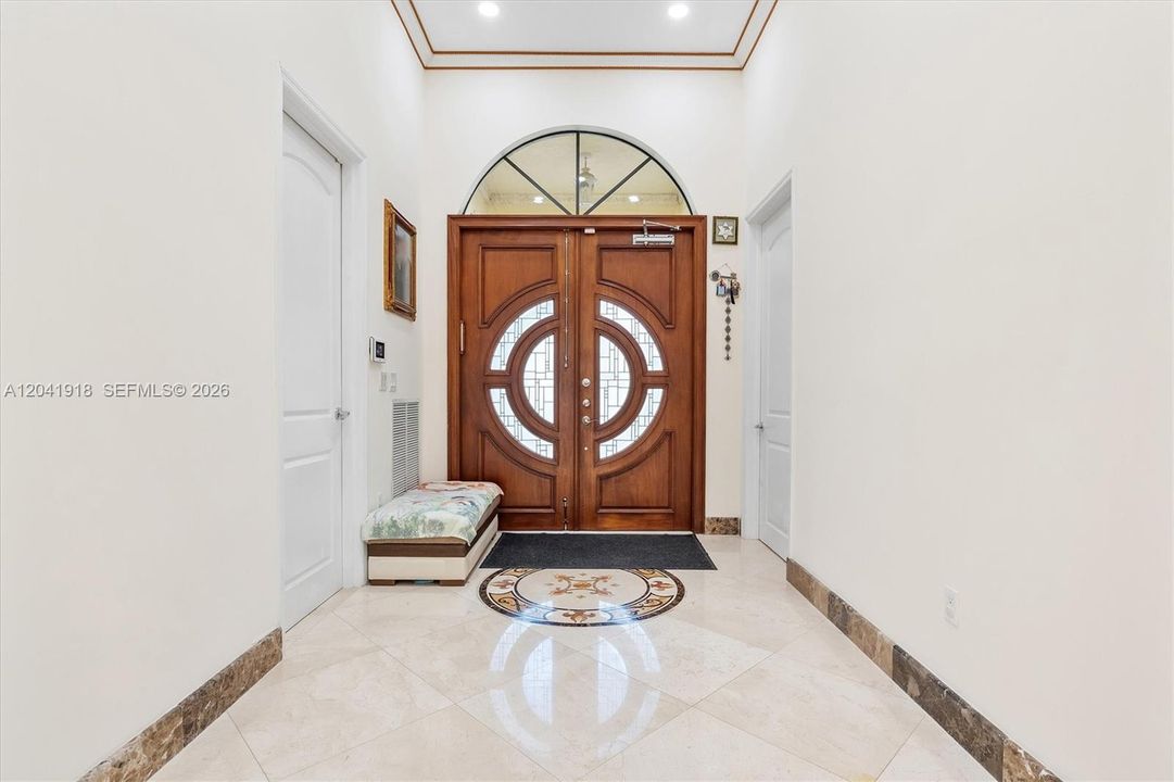 En Renta: $30,000 (5 camas, 5 baños, 5284 Pies cuadrados)
