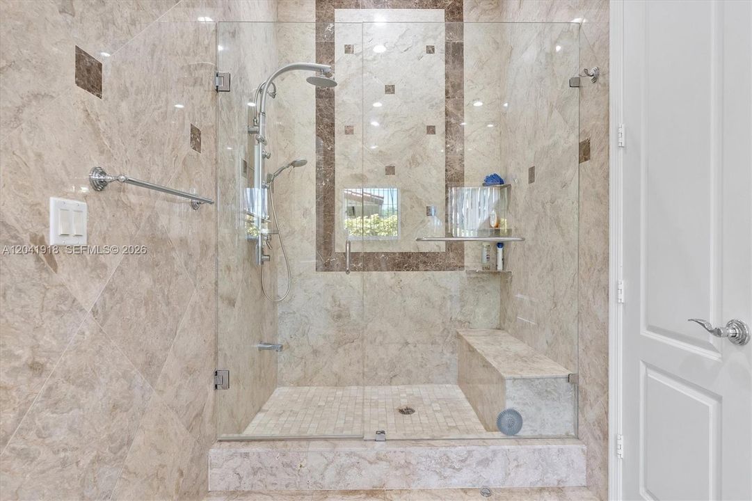 En Renta: $30,000 (5 camas, 5 baños, 5284 Pies cuadrados)