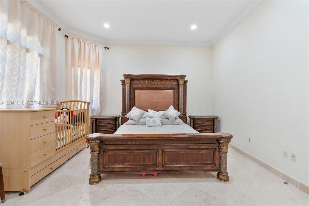 En Renta: $30,000 (5 camas, 5 baños, 5284 Pies cuadrados)