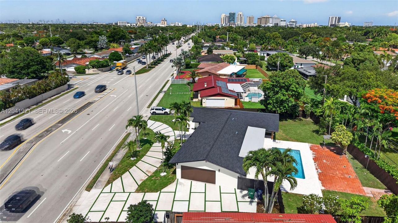 На продажу: $1,449,000 (4 спален, 2 ванн, 2047 Квадратных фут)