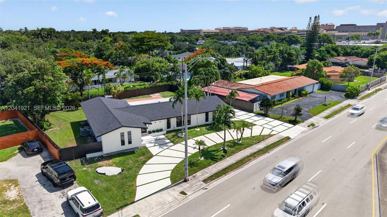 На продажу: $1,449,000 (4 спален, 2 ванн, 2047 Квадратных фут)