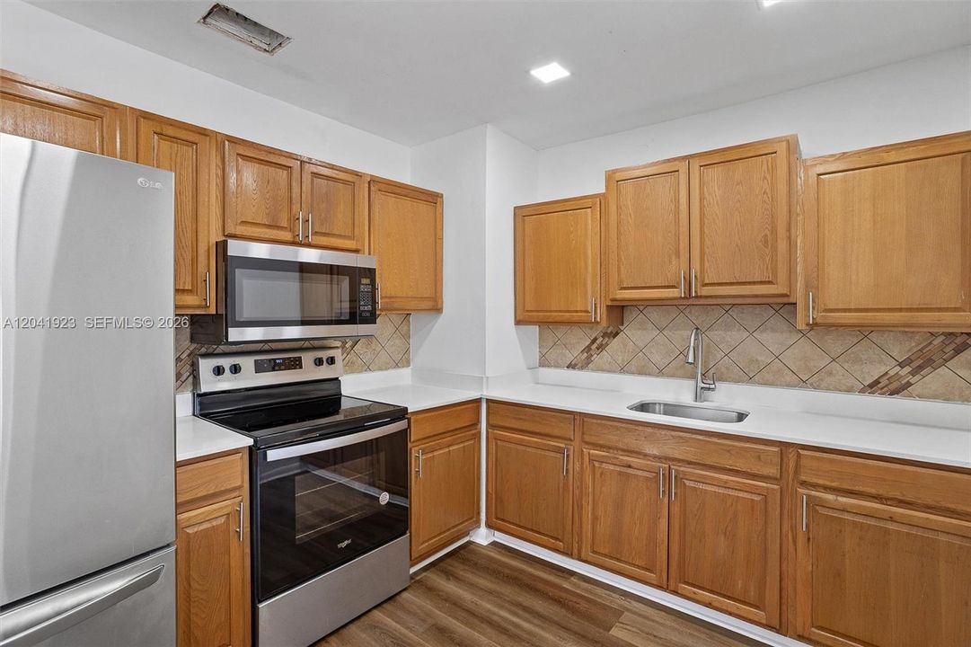 En Venta: $589,000 (3 camas, 2 baños, 1415 Pies cuadrados)