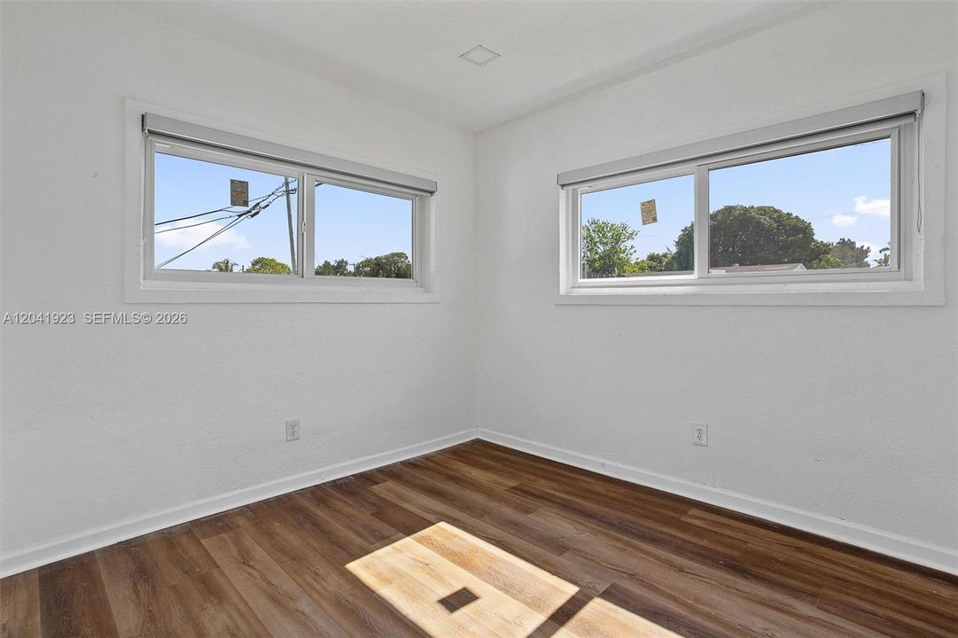 En Venta: $589,000 (3 camas, 2 baños, 1415 Pies cuadrados)