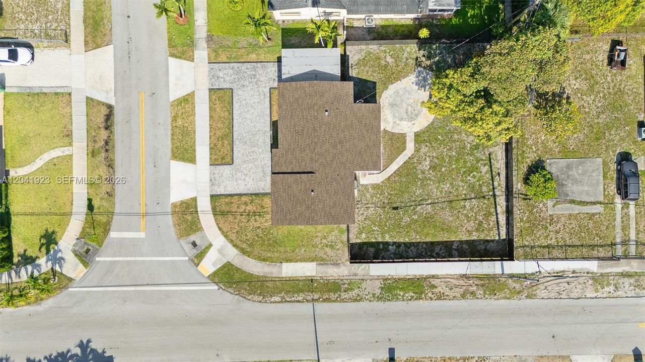 En Venta: $589,000 (3 camas, 2 baños, 1415 Pies cuadrados)