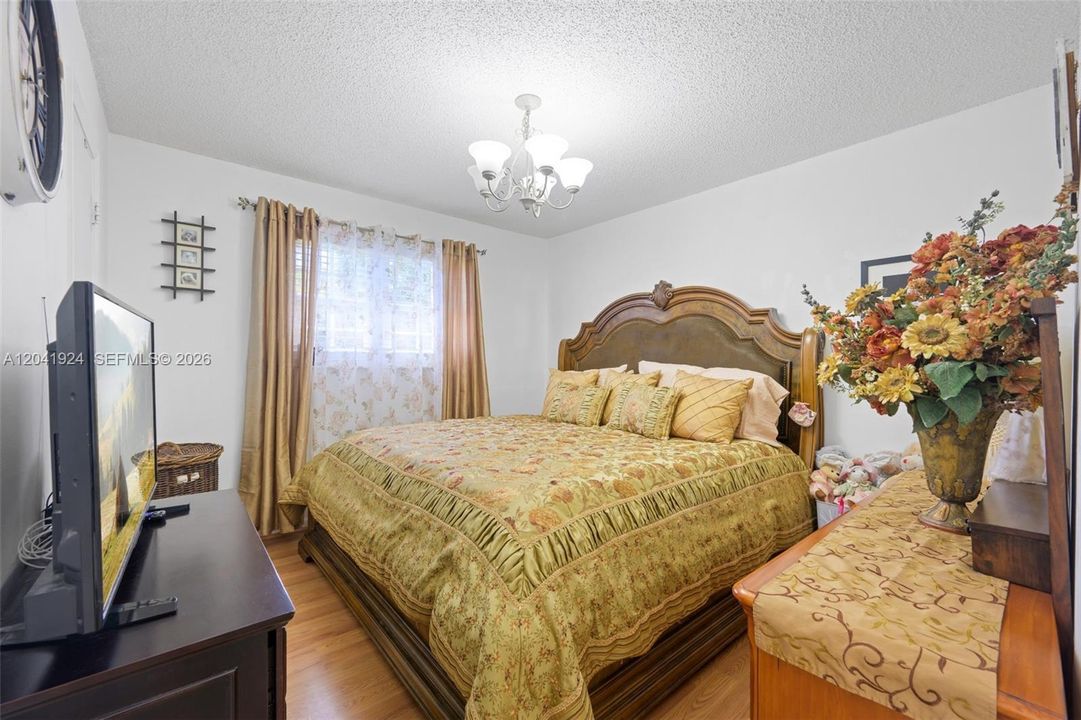 En Venta: $525,000 (3 camas, 3 baños, 1403 Pies cuadrados)