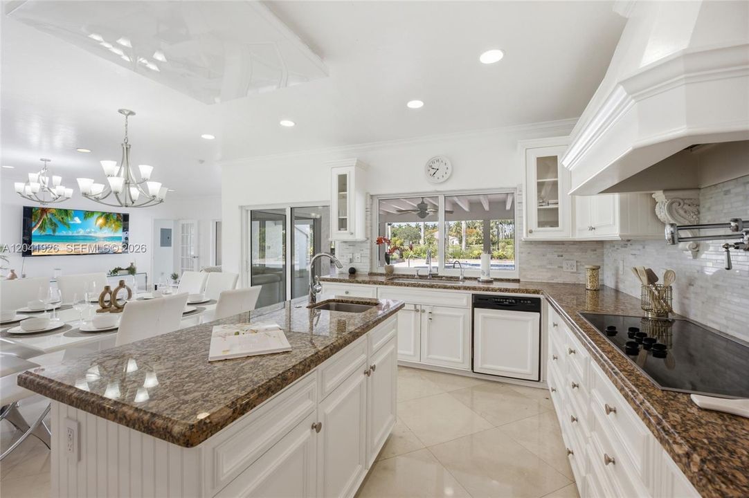 For Sale: $2,800,000 (6 beds, 6 baths, 5696 Square Feet)