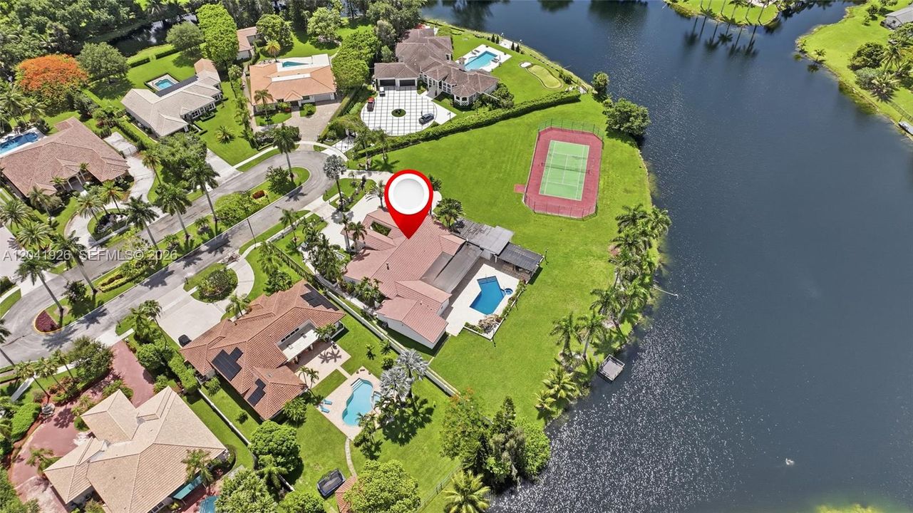 For Sale: $2,800,000 (6 beds, 6 baths, 5696 Square Feet)
