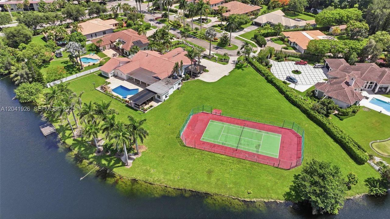 For Sale: $2,800,000 (6 beds, 6 baths, 5696 Square Feet)