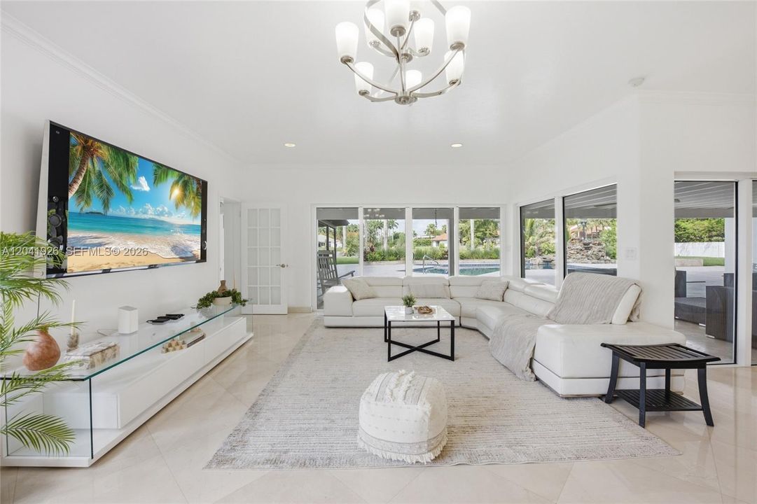 For Sale: $2,800,000 (6 beds, 6 baths, 5696 Square Feet)