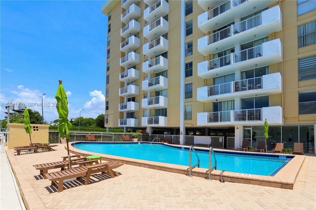 En Venta: $215,000 (1 camas, 1 baños, 807 Pies cuadrados)