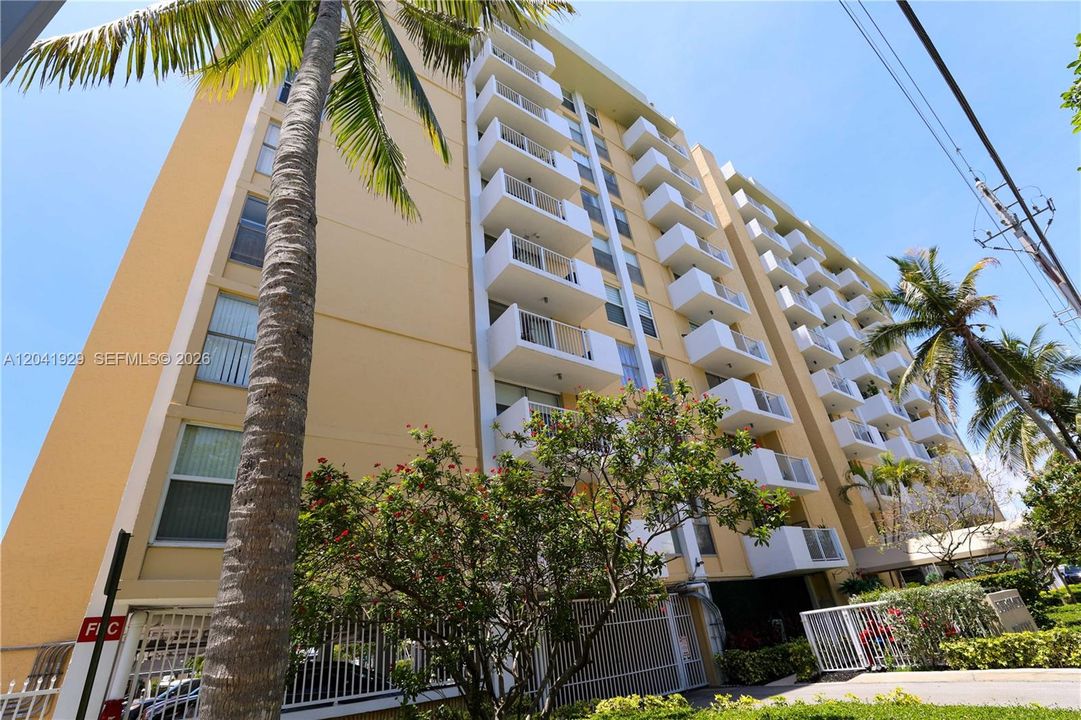 En Venta: $215,000 (1 camas, 1 baños, 807 Pies cuadrados)