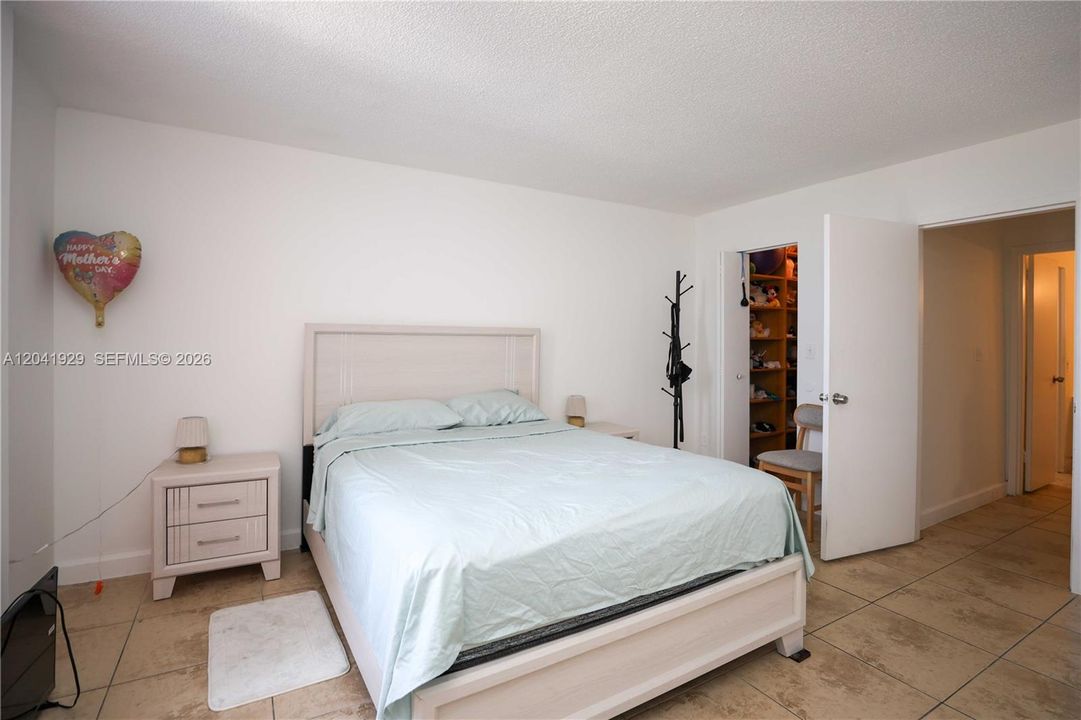 En Venta: $215,000 (1 camas, 1 baños, 807 Pies cuadrados)