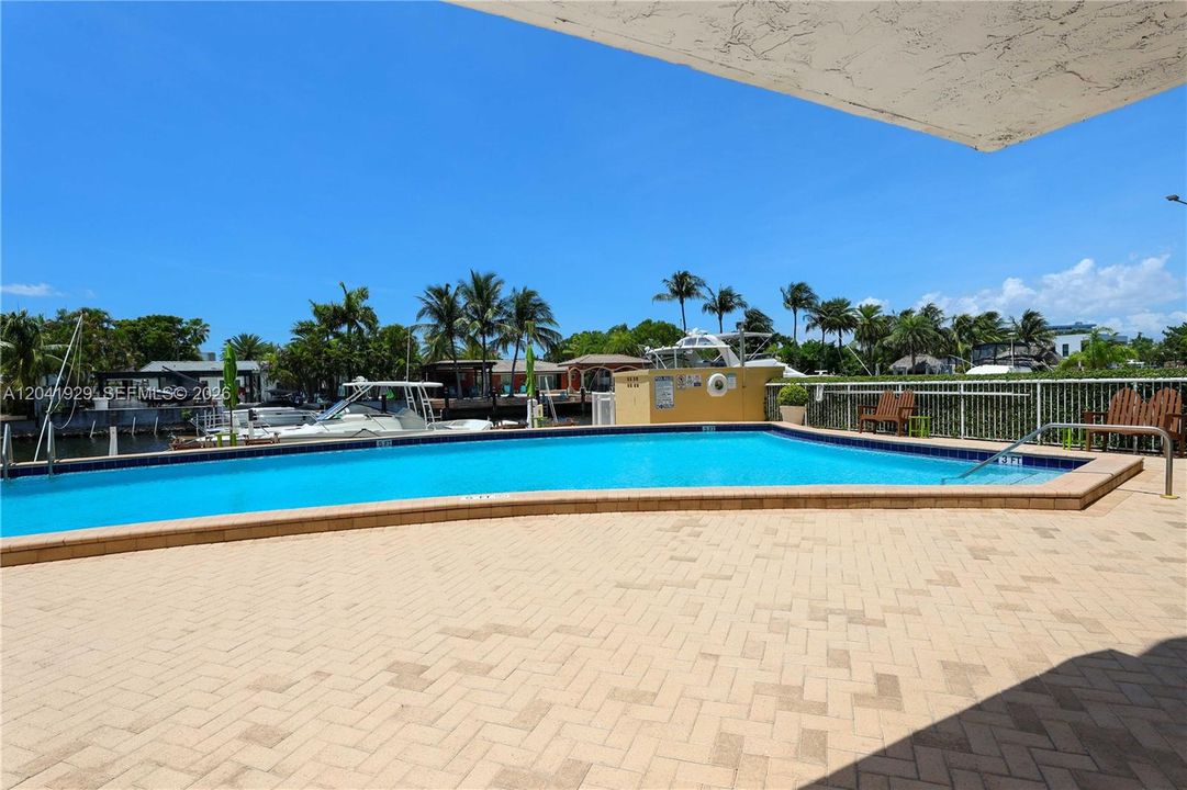 En Venta: $215,000 (1 camas, 1 baños, 807 Pies cuadrados)