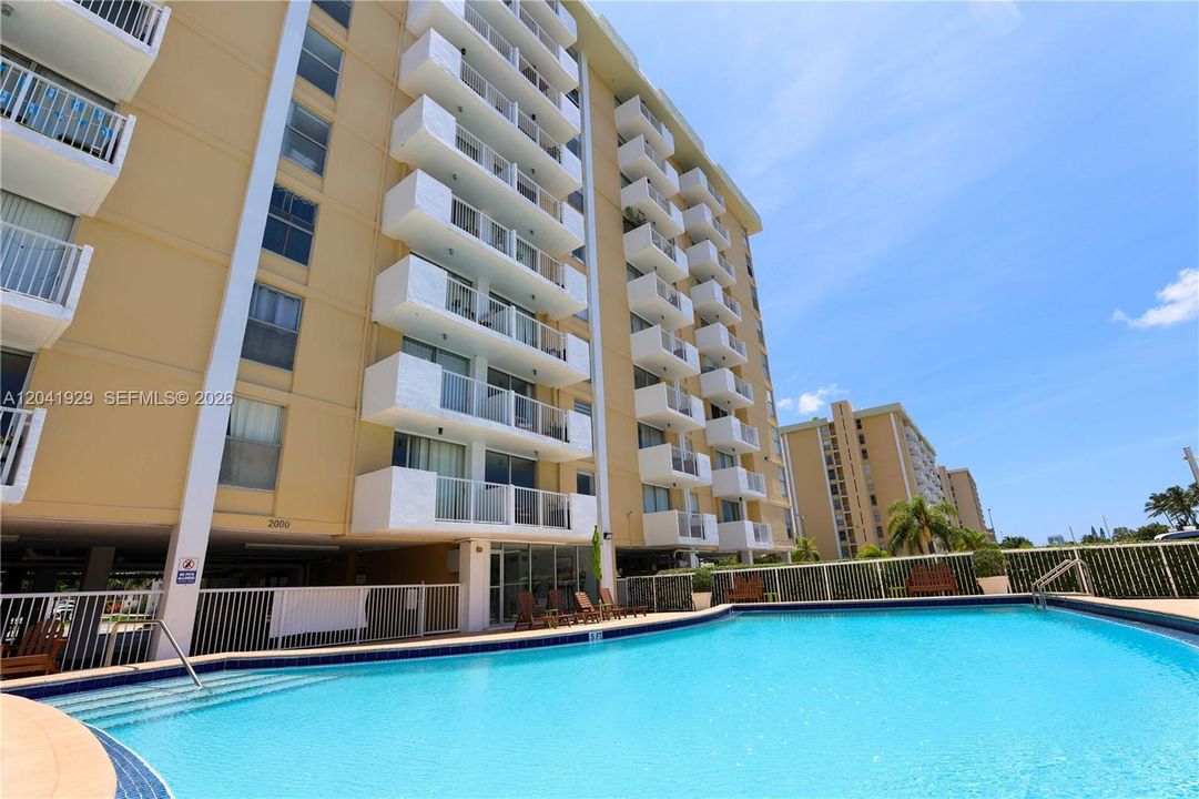 En Venta: $215,000 (1 camas, 1 baños, 807 Pies cuadrados)