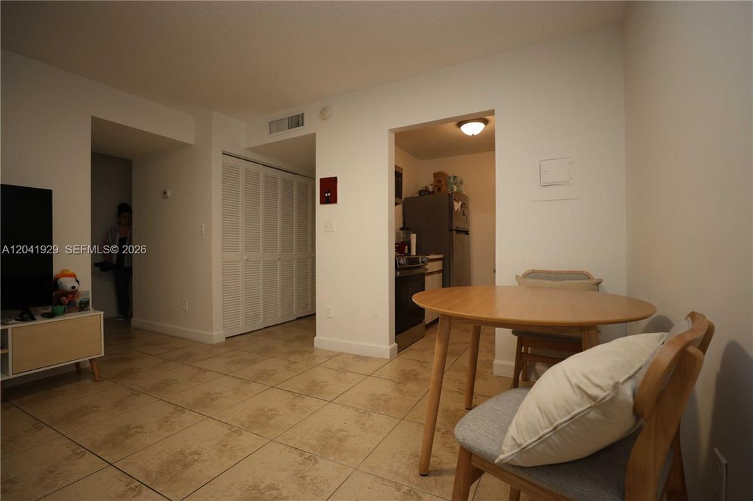 En Venta: $215,000 (1 camas, 1 baños, 807 Pies cuadrados)