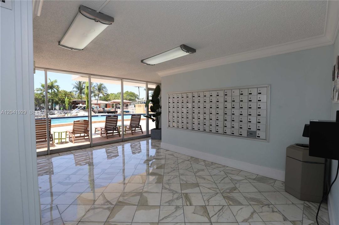 En Venta: $215,000 (1 camas, 1 baños, 807 Pies cuadrados)