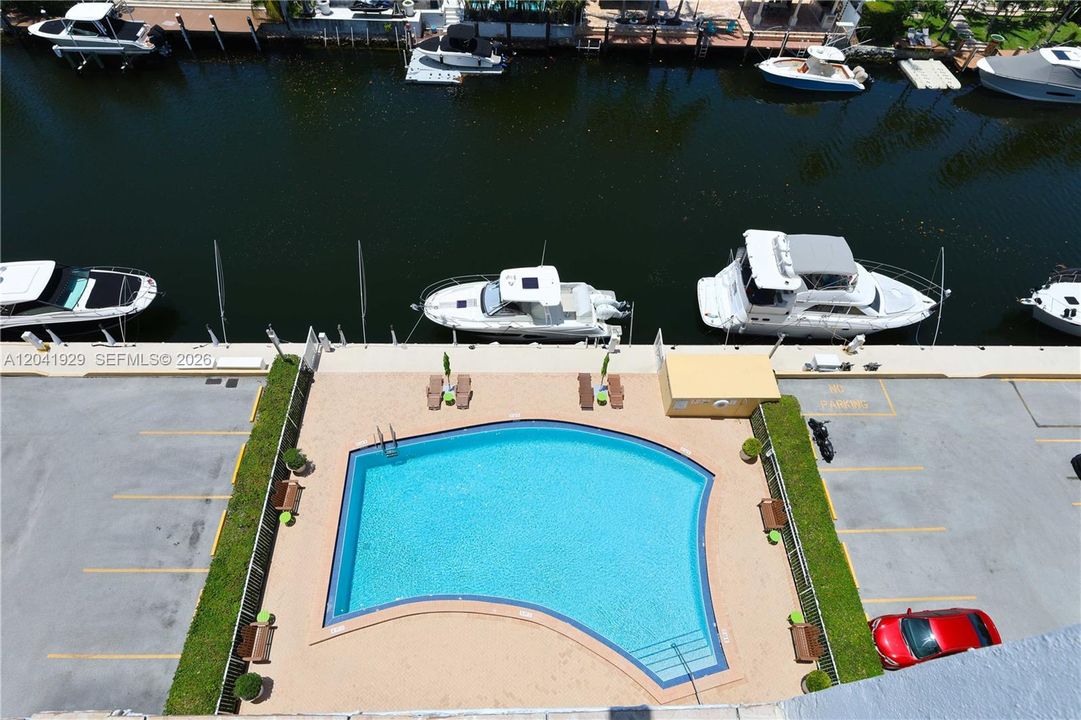 En Venta: $215,000 (1 camas, 1 baños, 807 Pies cuadrados)