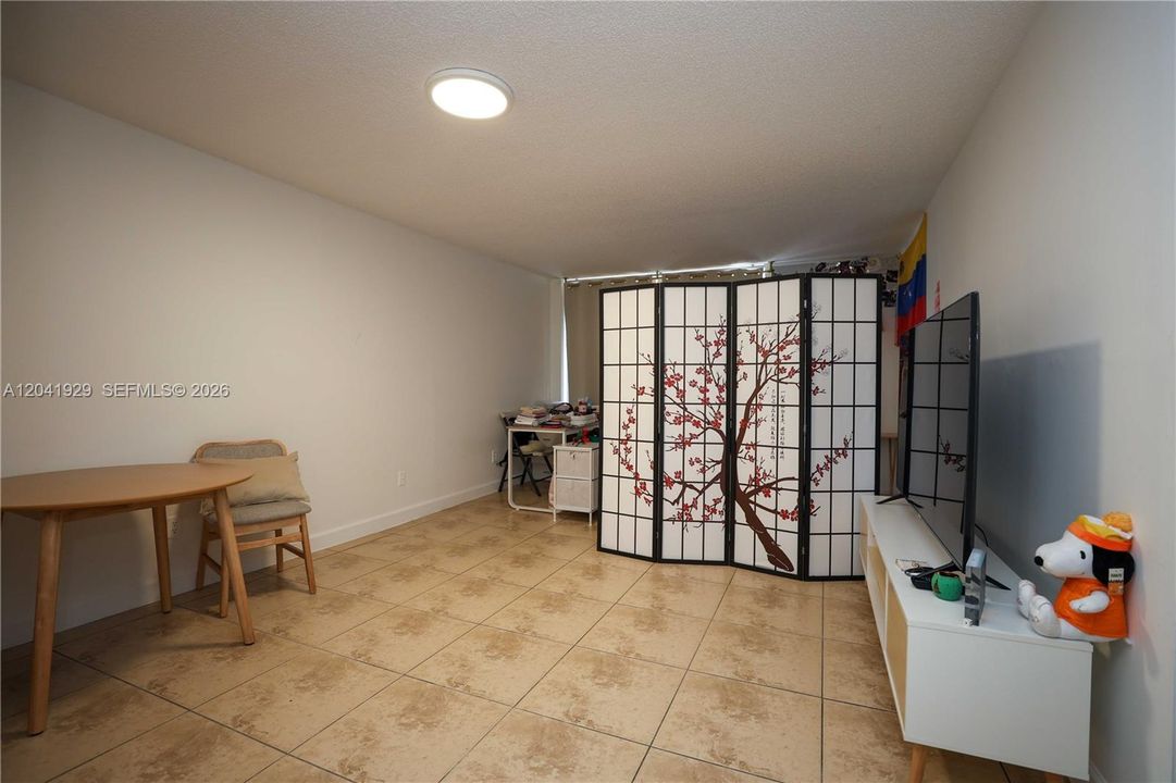 En Venta: $215,000 (1 camas, 1 baños, 807 Pies cuadrados)