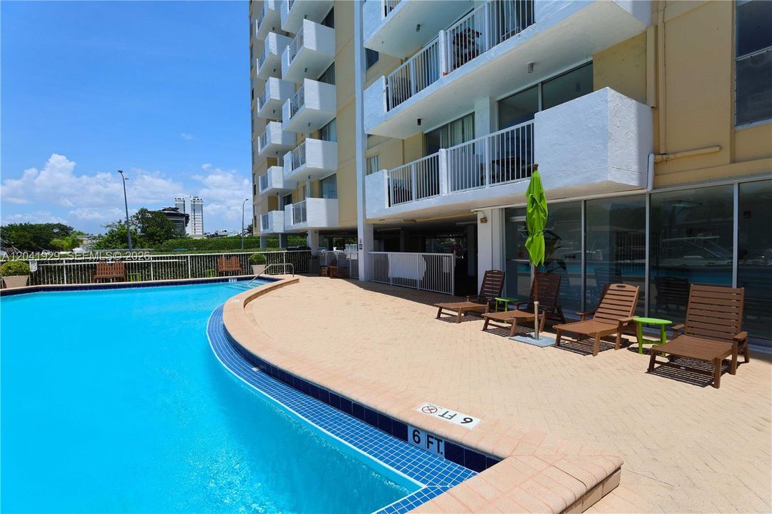 En Venta: $215,000 (1 camas, 1 baños, 807 Pies cuadrados)
