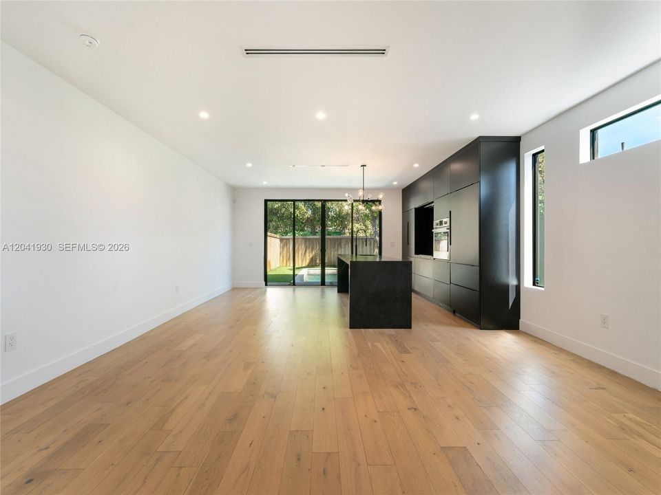 En Renta: $7,250 (3 camas, 2 baños, 1900 Pies cuadrados)