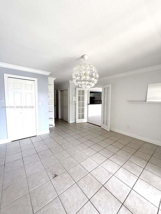 For Rent: $1,800 (1 beds, 1 baths, 954 Square Feet)