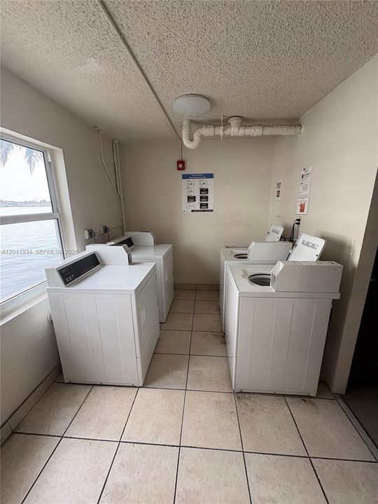 For Rent: $2,500 (2 beds, 2 baths, 1233 Square Feet)