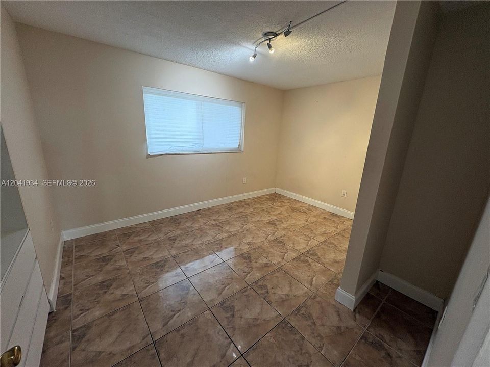 For Rent: $2,500 (2 beds, 2 baths, 1233 Square Feet)