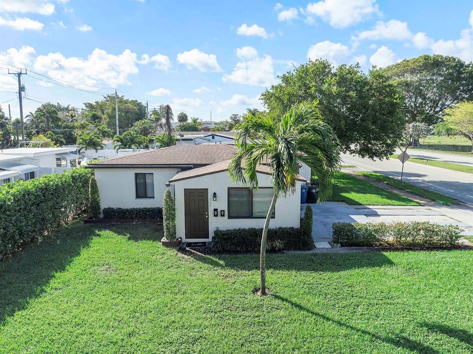 342 SW 22nd St_002